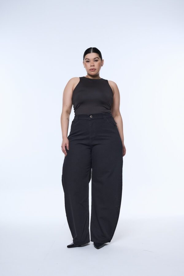 <b> BAGGY ELARIA CINTO CON HEBILLA </b> <i> rigido </i>