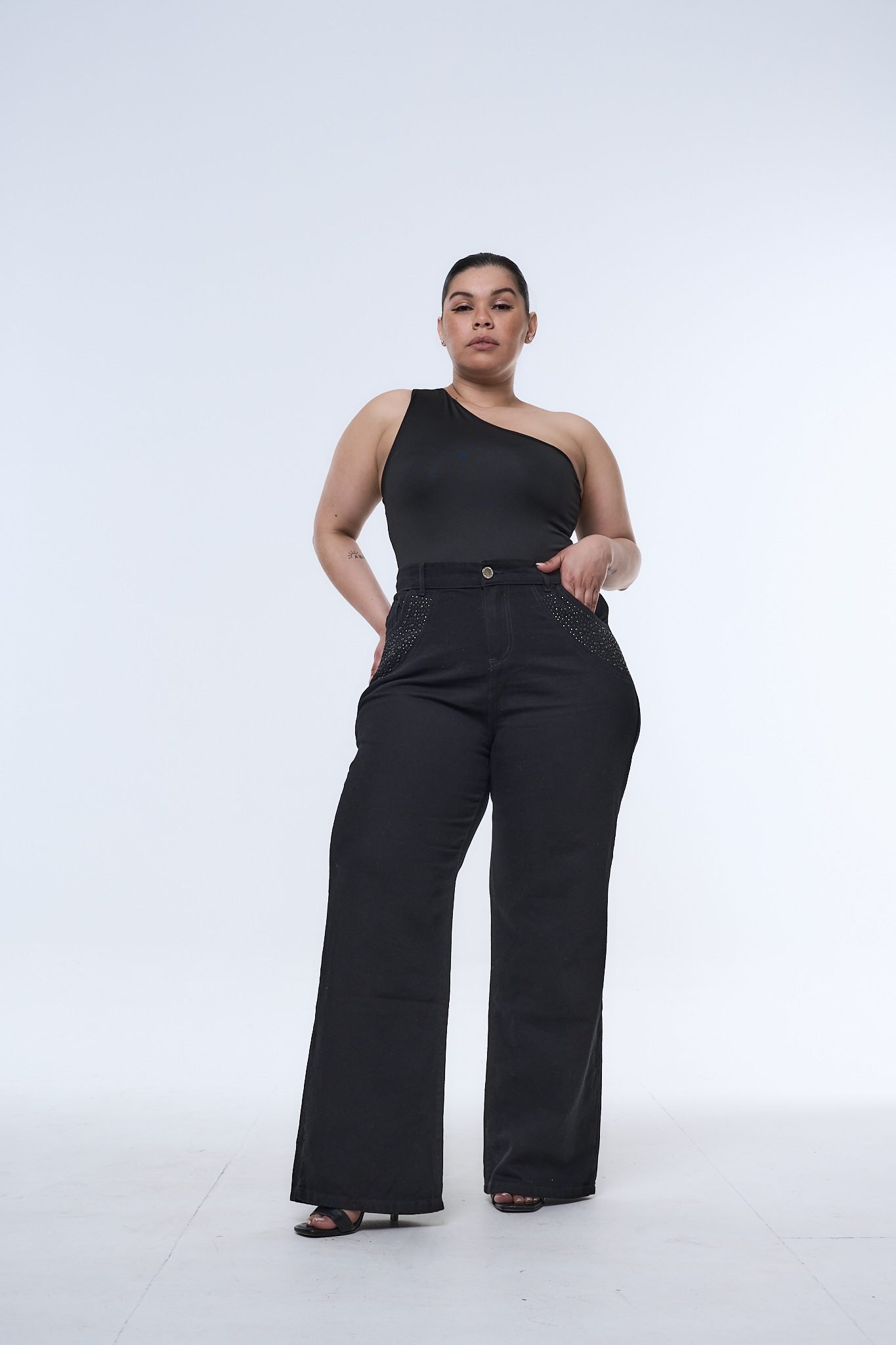 <b> MAXI WIDELEG THANIS BRILLOS </b> <i> rigido