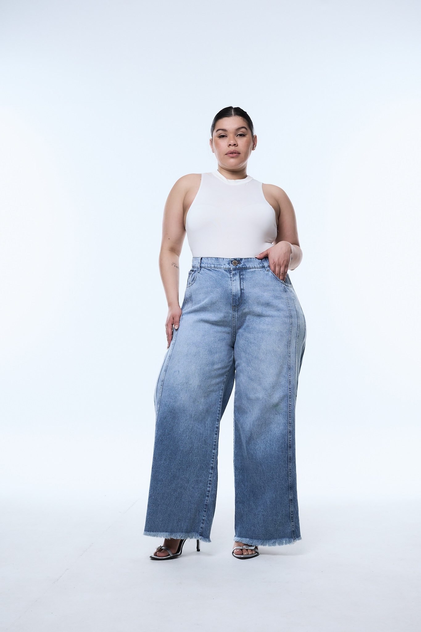 <b> DOBLE MAXI WIDELEG AZYNEA RECORTE NEVADO </b> <i> rigido </i>