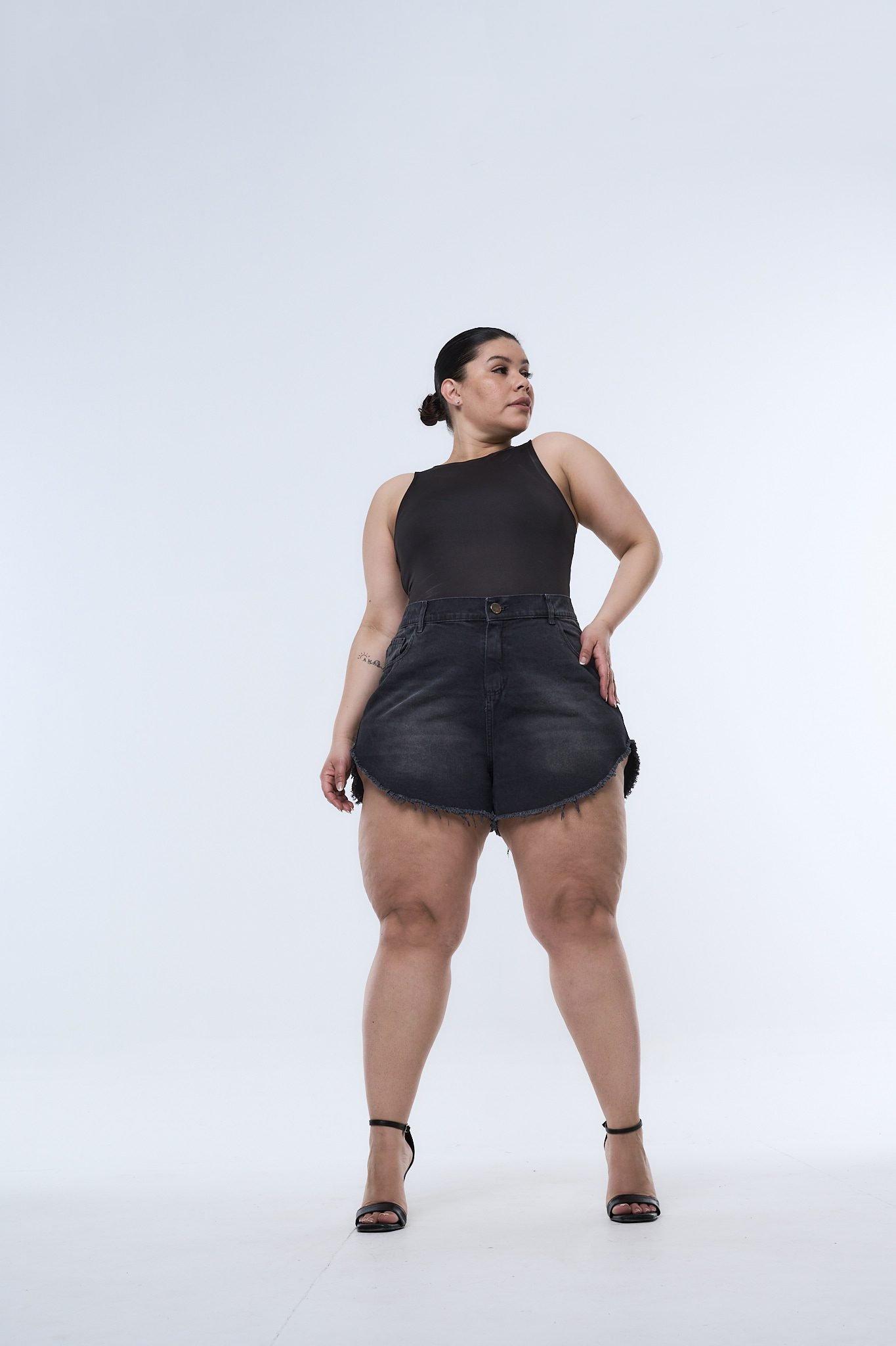 <b> SHORT ONYXIA BIGOTE </b> <i> rigido </i> - Imagen 3