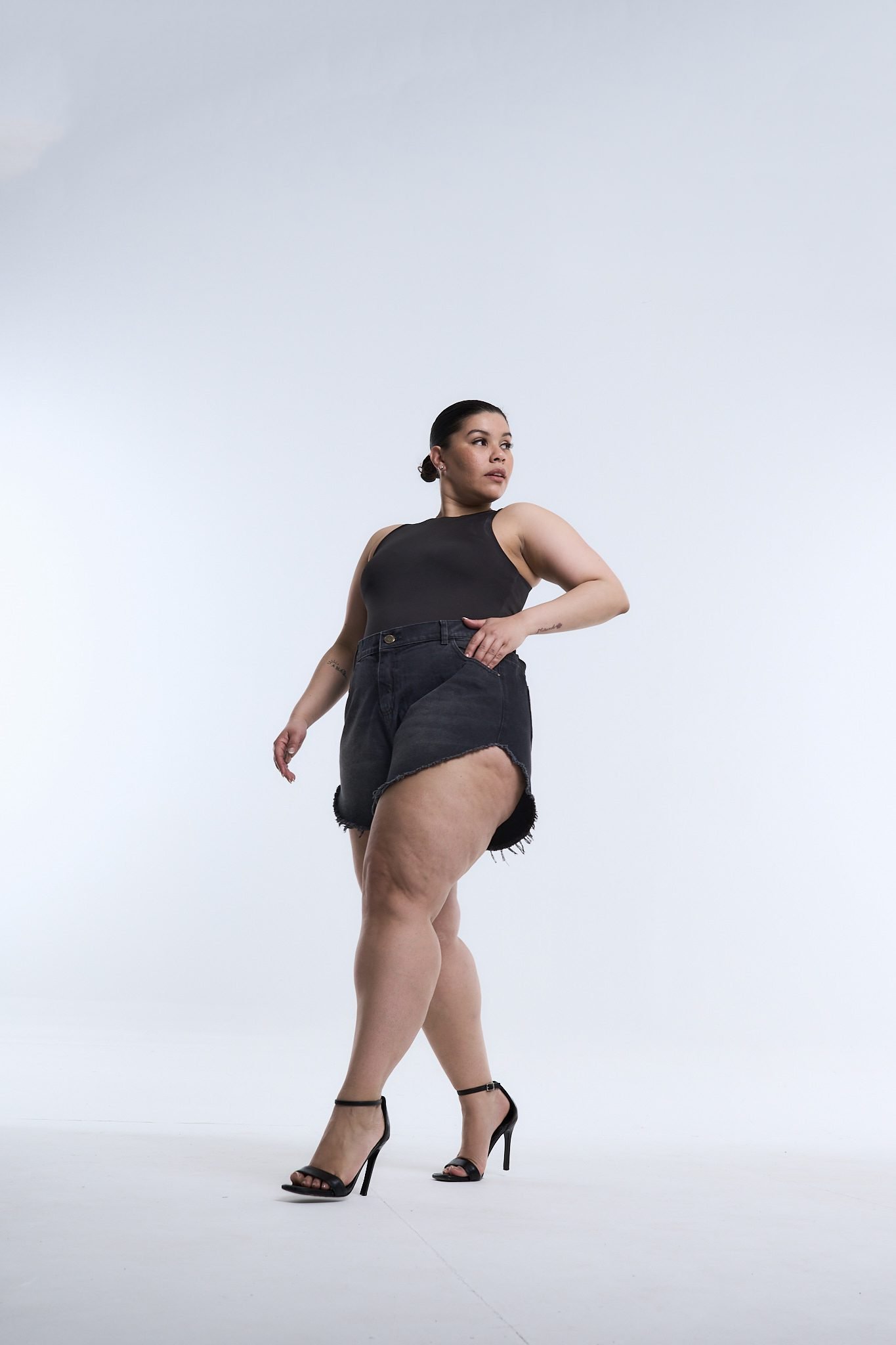 <b> SHORT ONYXIA BIGOTE </b> <i> rigido </i> - Imagen 7