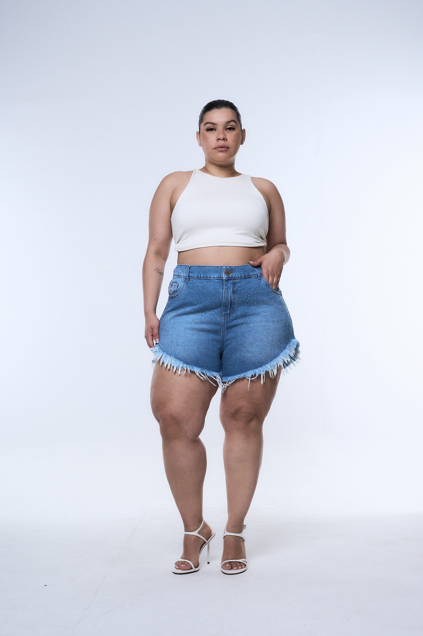 <b> SHORT ISORYA BRILLOS </b> <i> rigido </i>