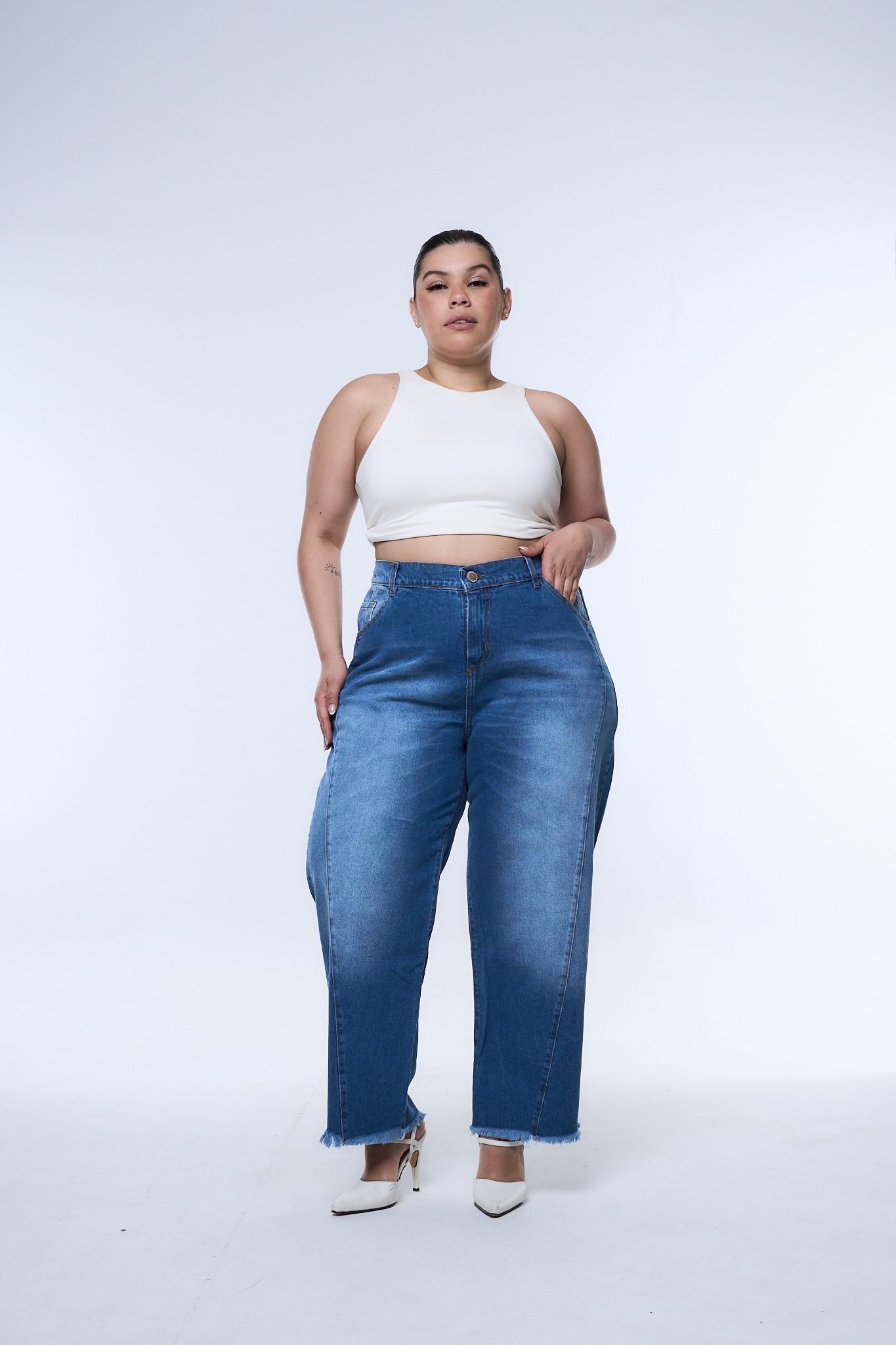 <b> MAXI WIDELEG CROP THIRENE BIGOTE RECORTE </b> <i> rígido