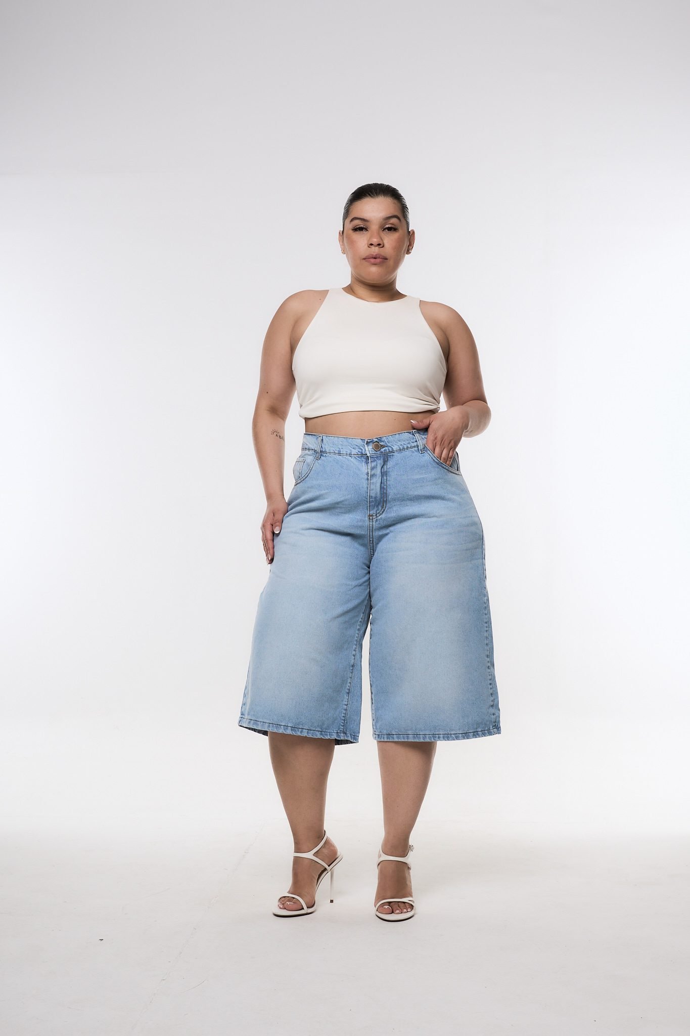 <b> BERMUDA JORT CERYNNA NEVADO BIGOTE </b> <i> rigido </i>