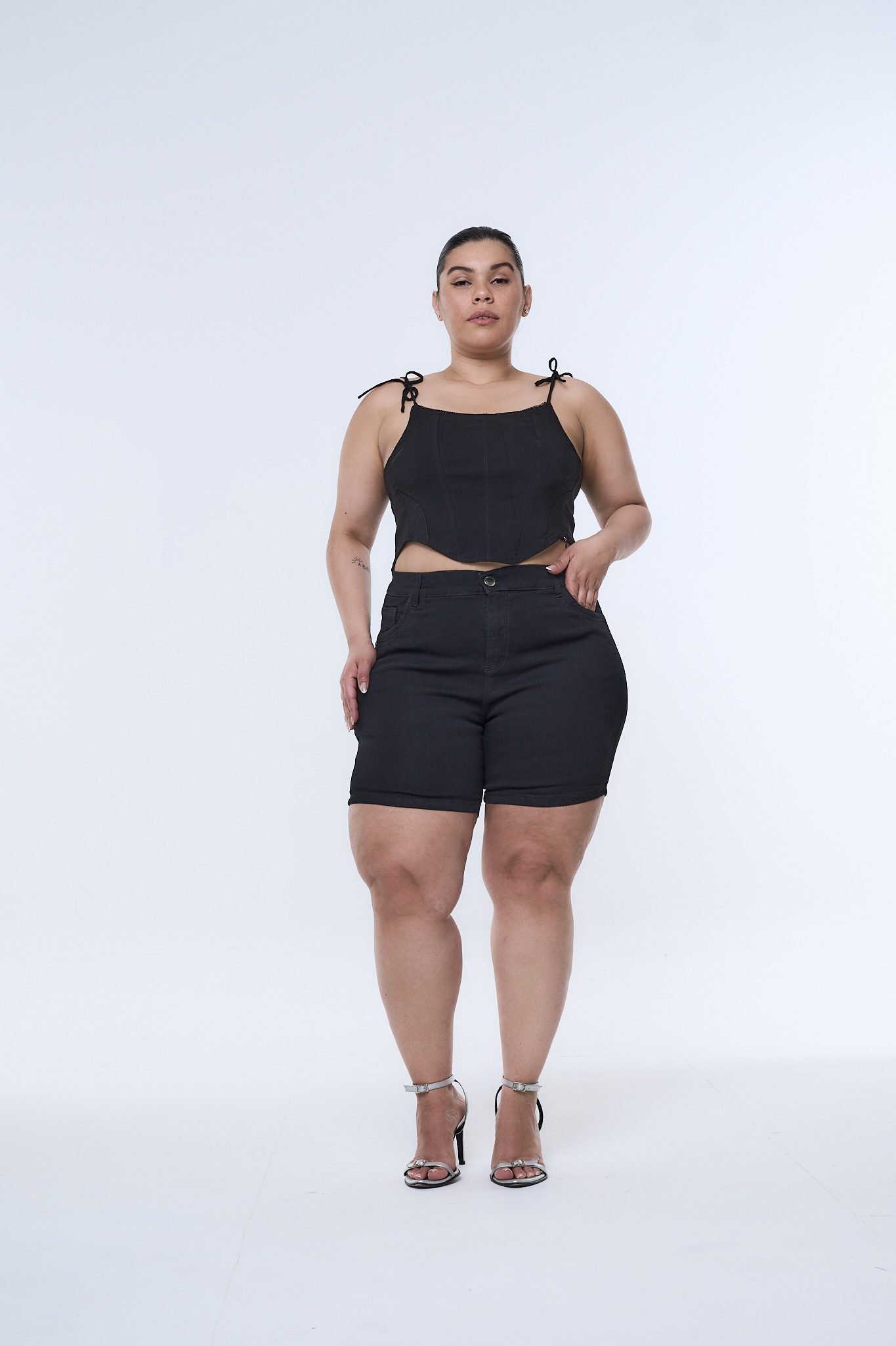 <b> SHORT BLACKÉ </b> <i> elastizado </i>