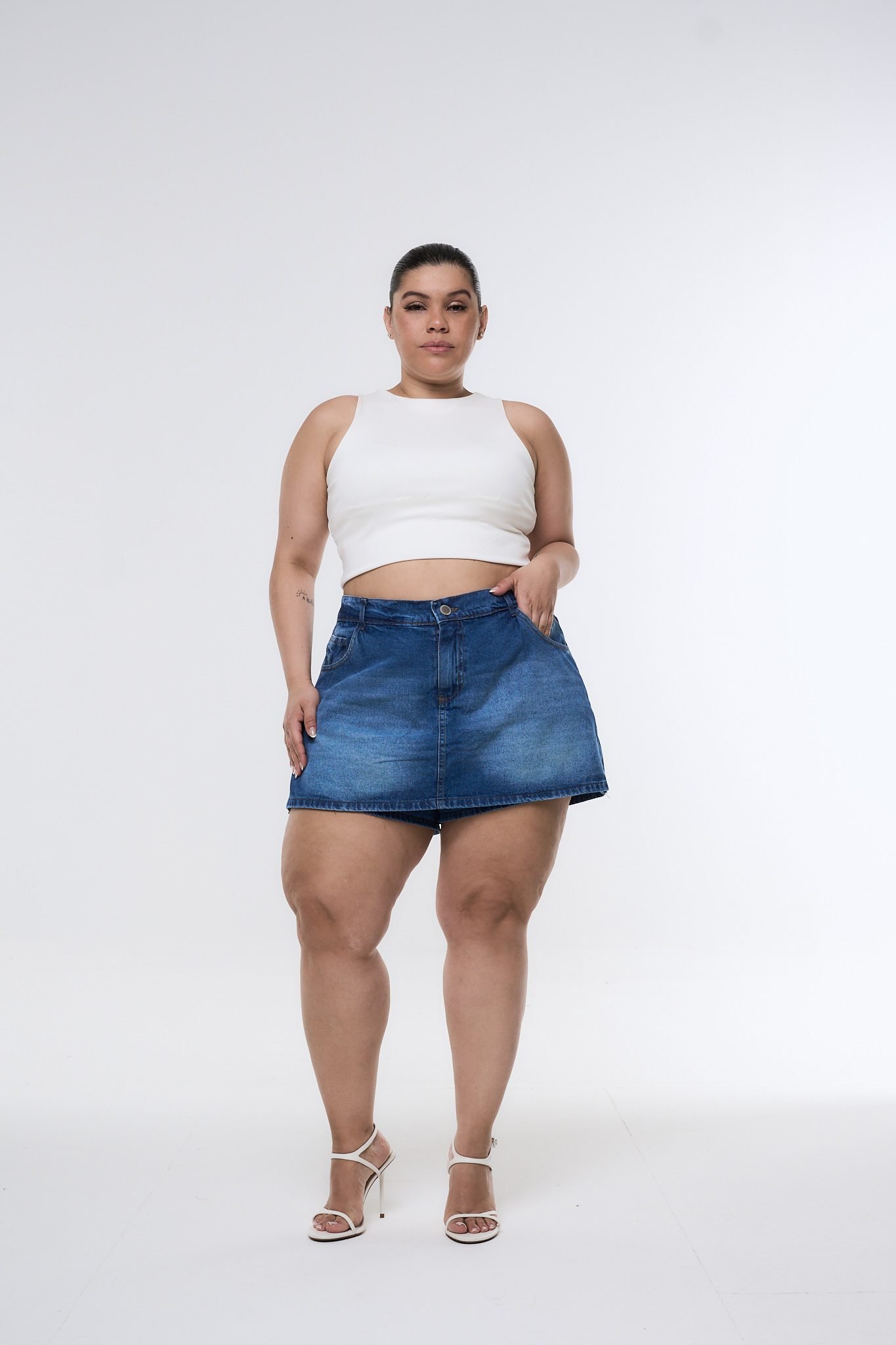 <b> SHORT-POLLERA MELYA BIGOTE </b> <i> rígido