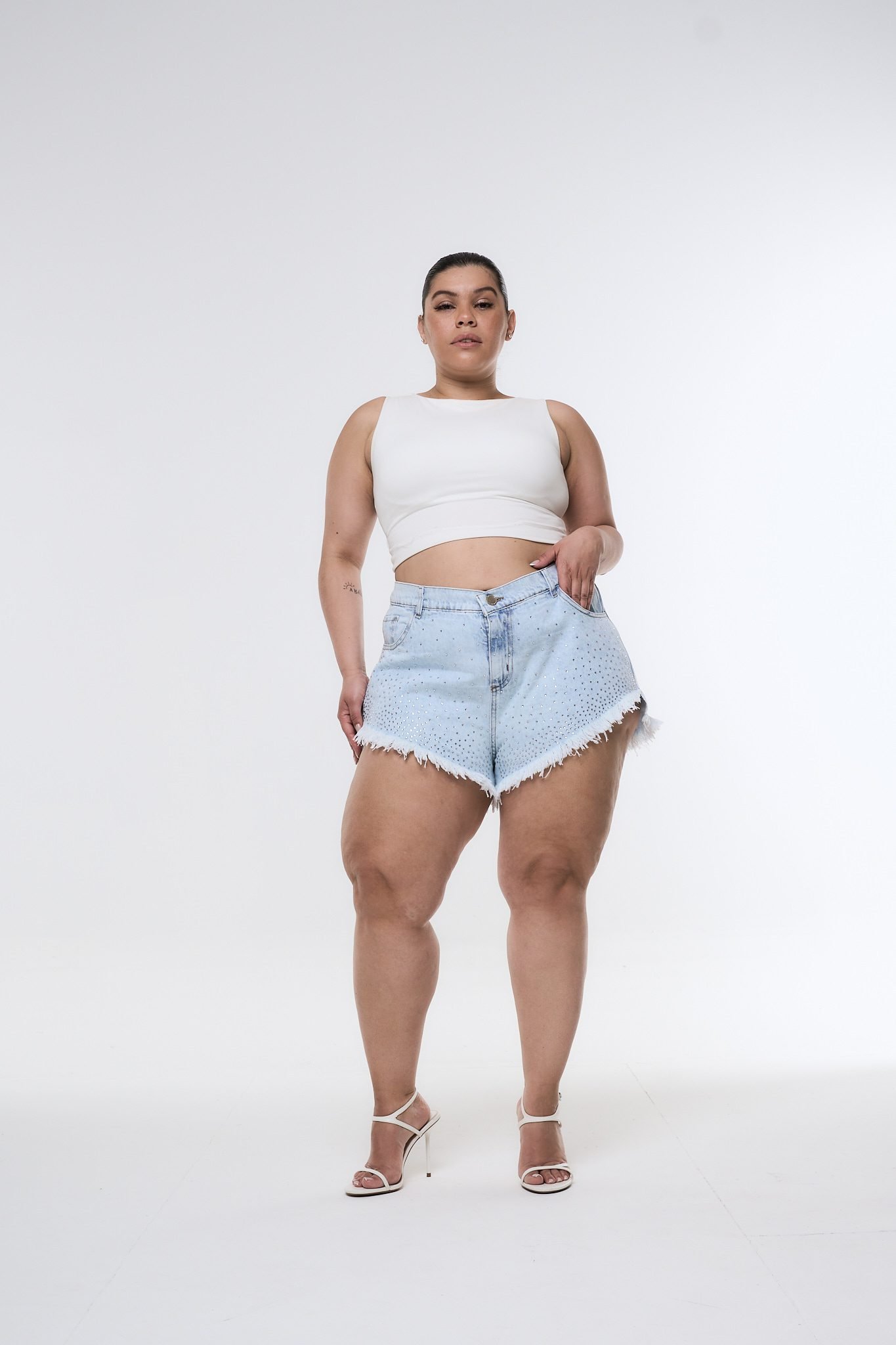 <b> SHORT AUREXIA BRILLOS NEVADO </b> <i> rigido </i>