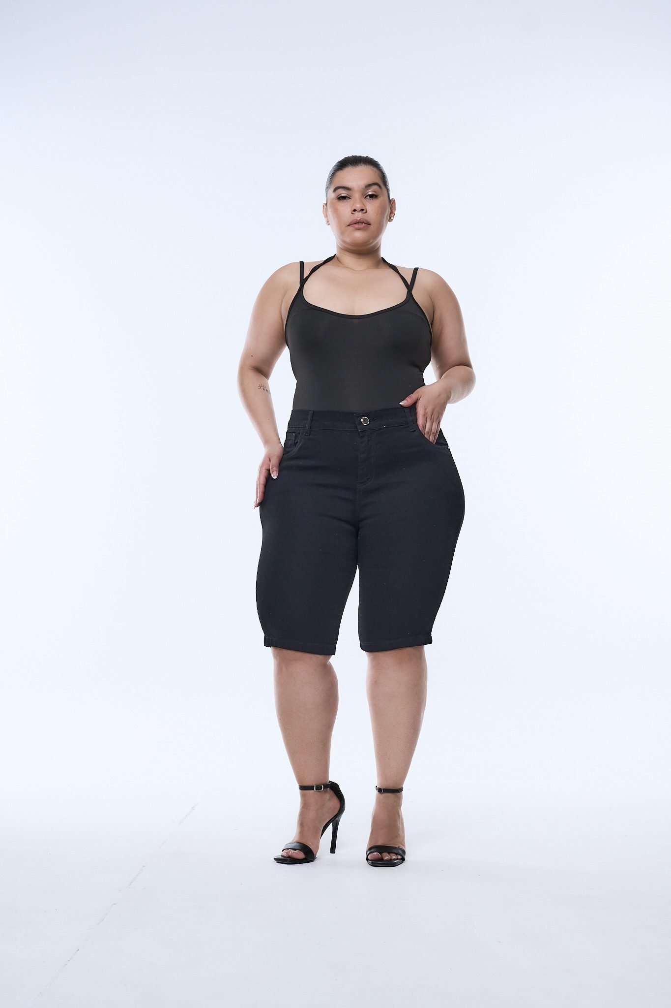 <b> BERMUDA IRENE </b> <i> elastizado </i>