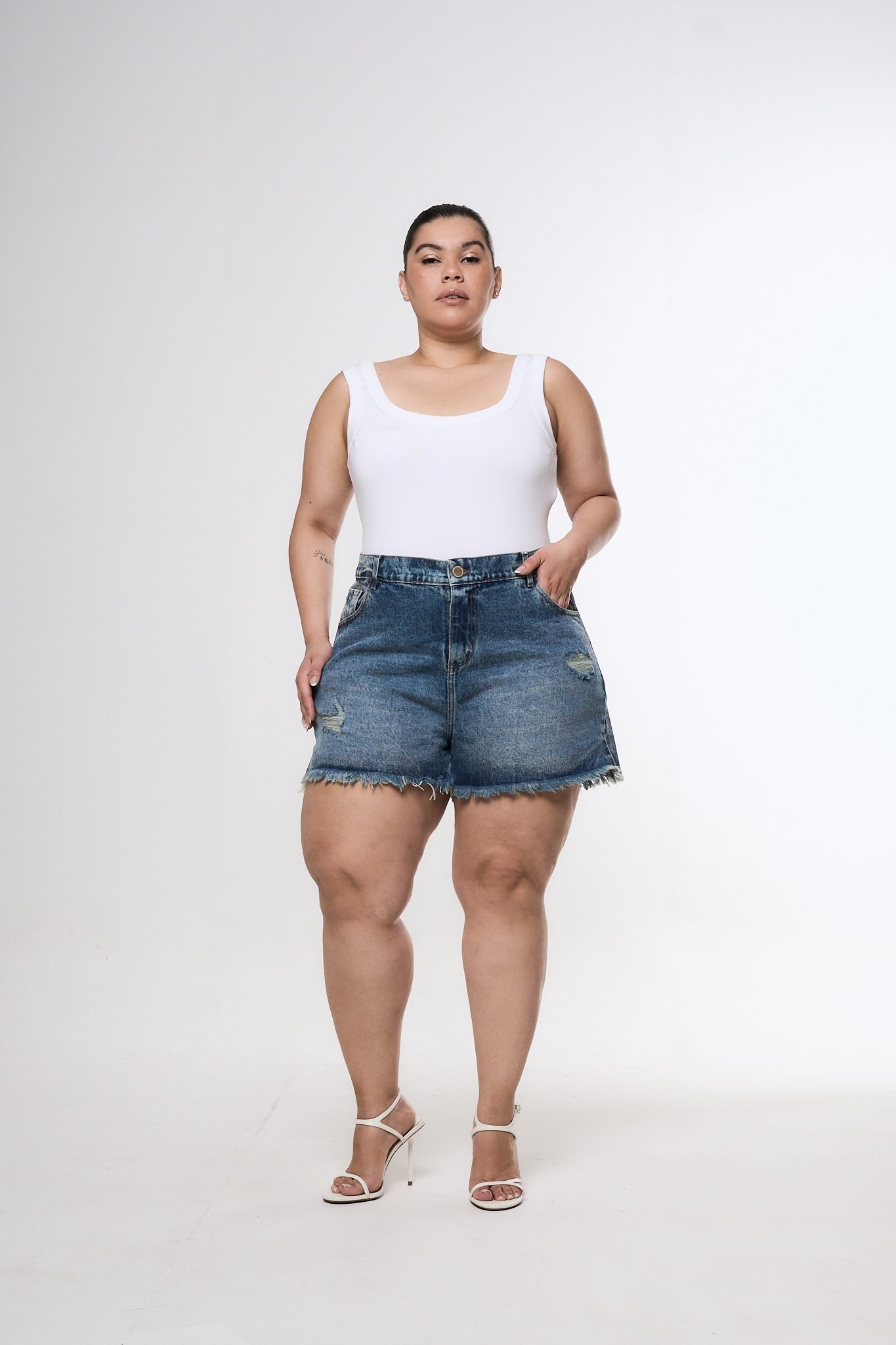 <b> SHORT ORYA TAJO ROTURA BIGOTE MATIZADO </b> <i> rigido </i>