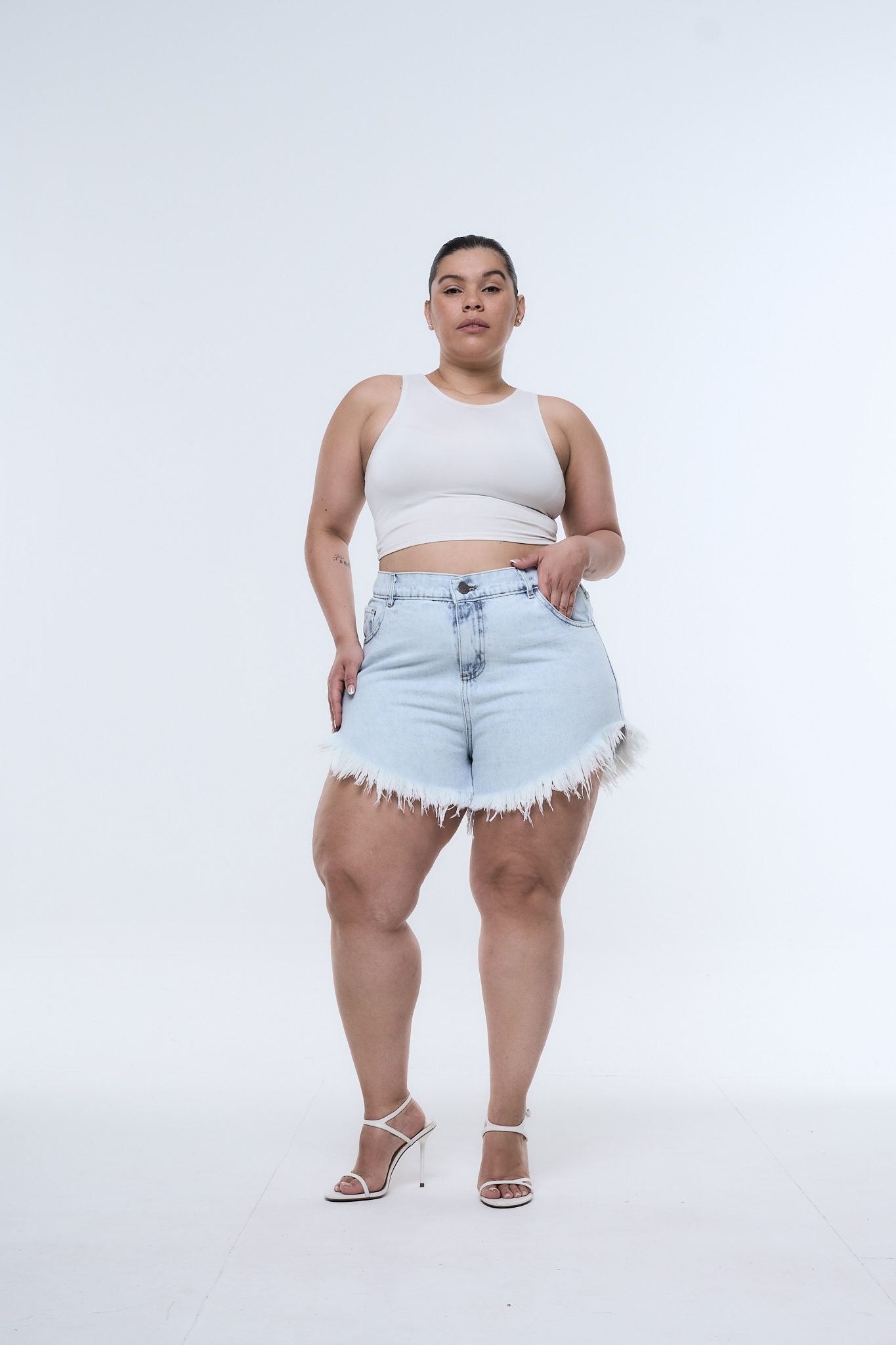 <b> SHORT GOLDIE NEVADO </b> <i> rigido </i>