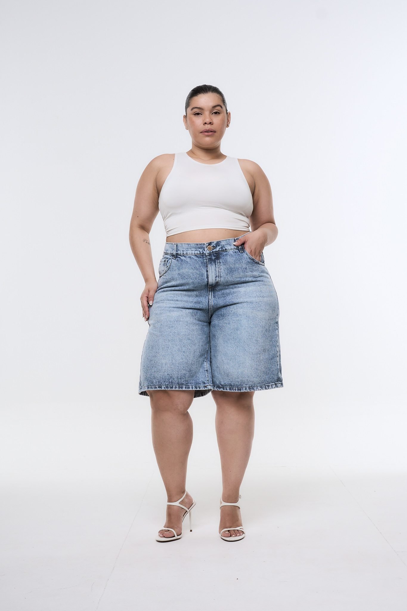 <b> BERMUDA SOLKARION BIGOTE NEVADO </b> <i> rigido </i>