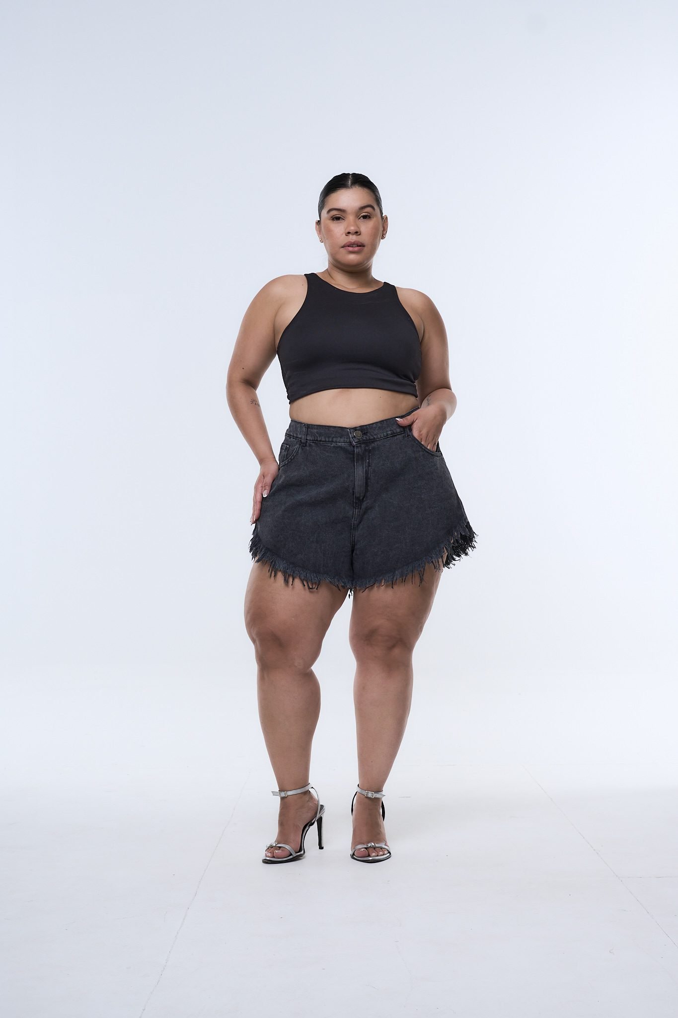 <b> SHORT GRECONA NEVADO </b> <i> rígido