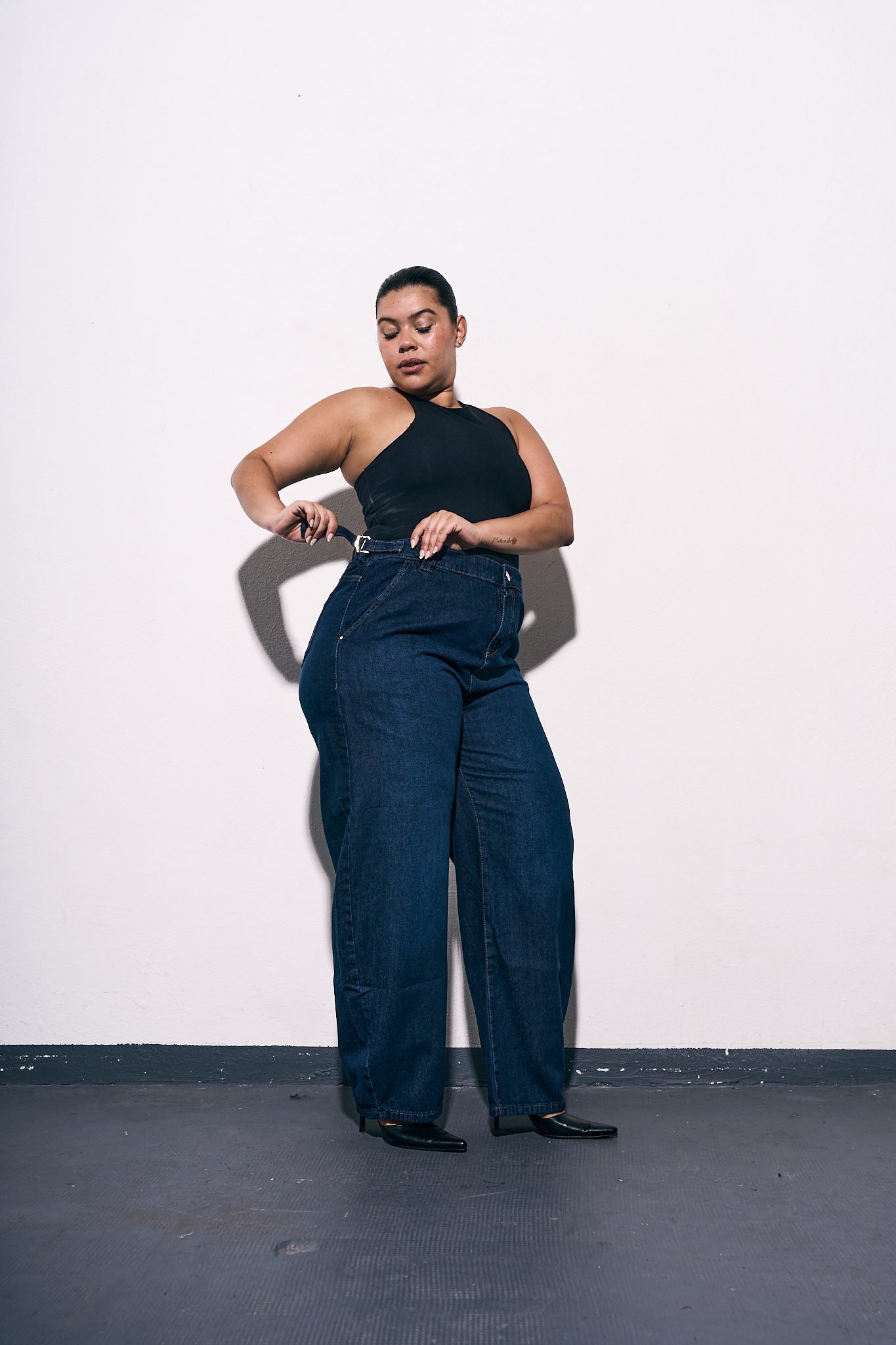 <b> BAGGY DEMESIS CON HEBILLA </b> <i> rigido </i>