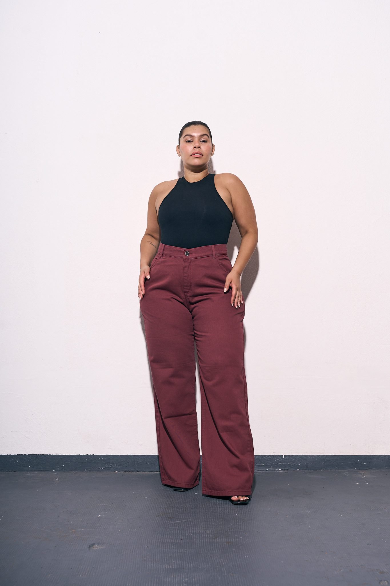 <b> MAXI WIDELEG BURDEOS </b> <i> rigido </i>