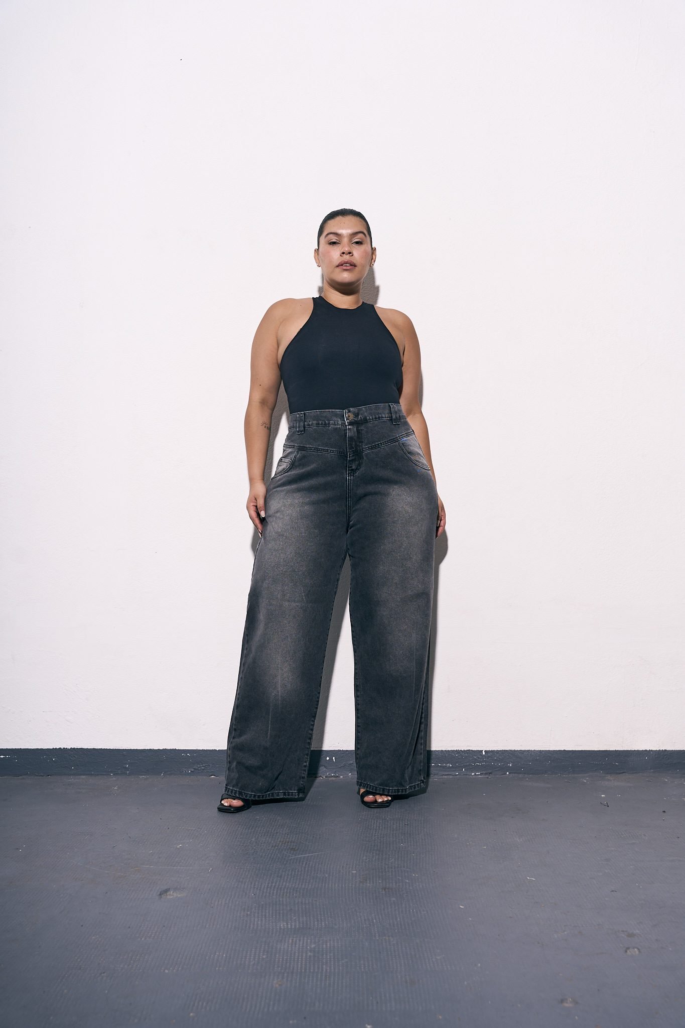 <b> MAXI WIDELEG CANTE NEVADO CANESU FRONTAL </b> <i> rigido </i>