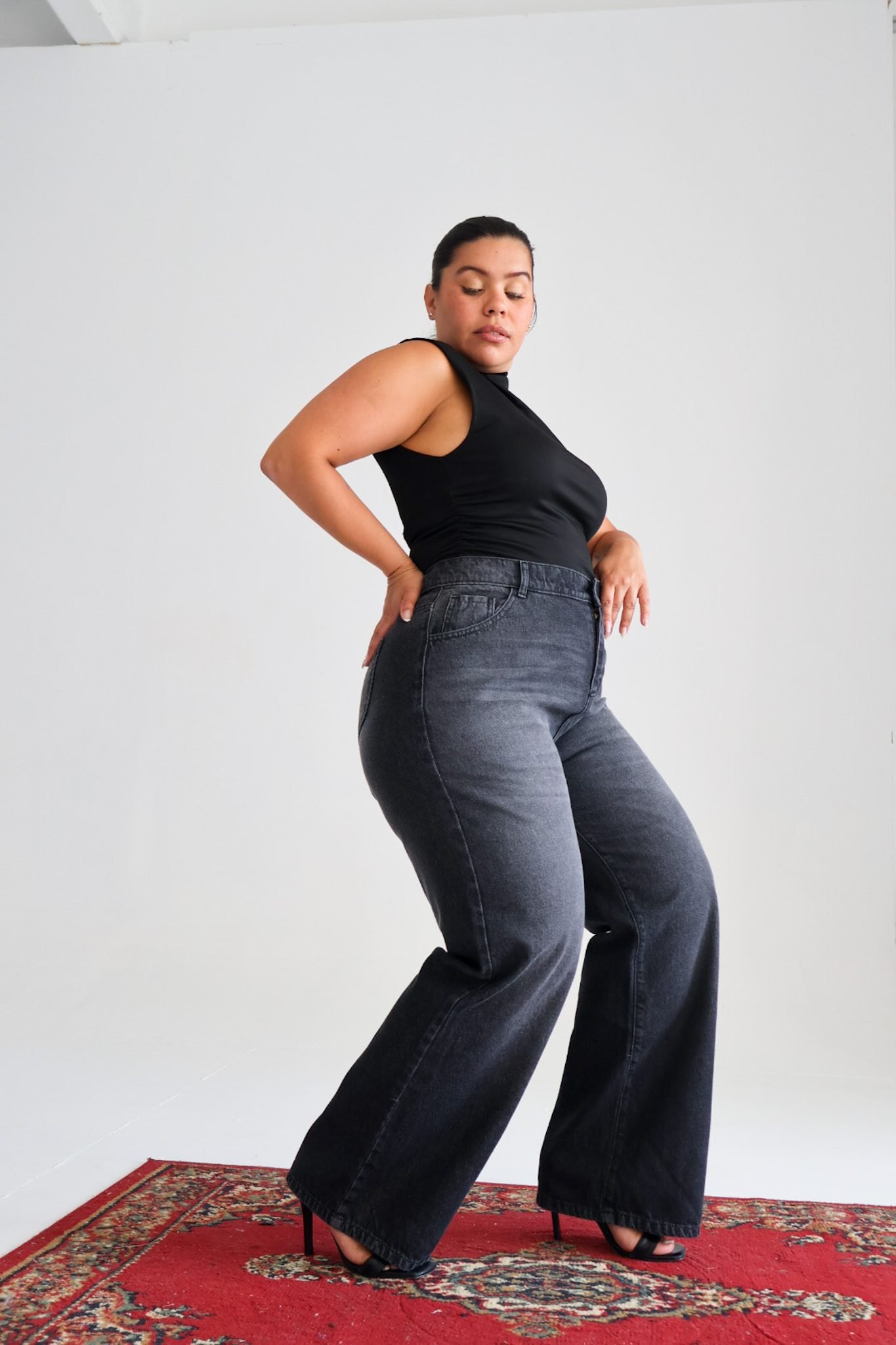 <b> MAXI WIDELEG THADEA BIGOTE </b> <i> rígido - Imagen 4